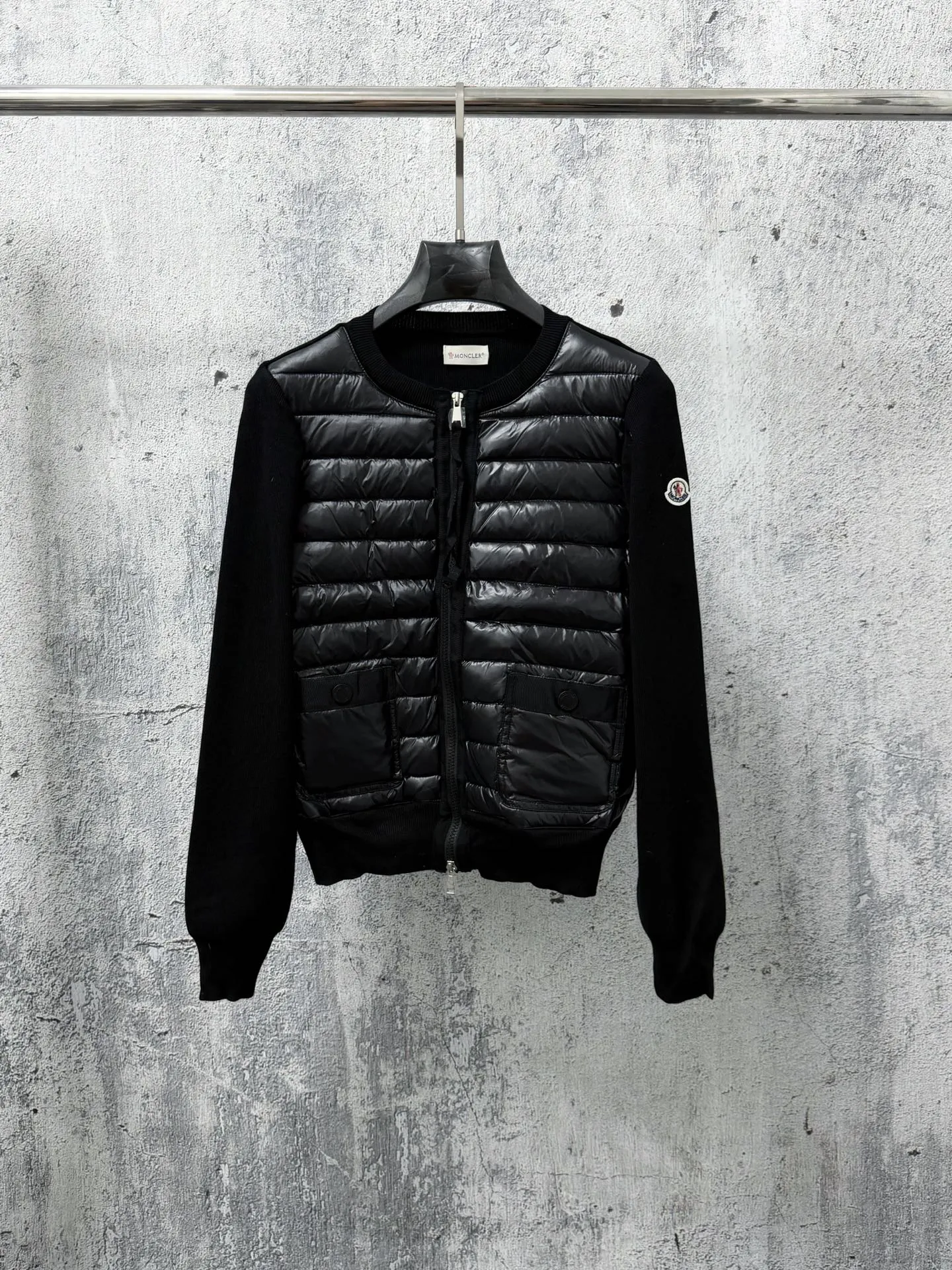 P295 【moner】 ， 、 ， ， ， ， ， ！ ！ ！ ： White Black Size：1 2 3 4